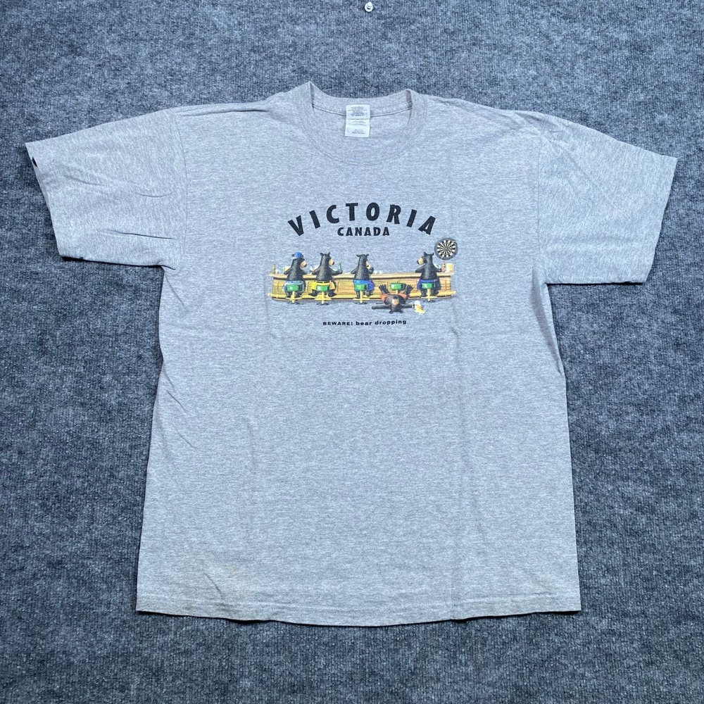 Victoria Canada Bear Dropping Graphic T-Shirt Mens Large Heather Grey